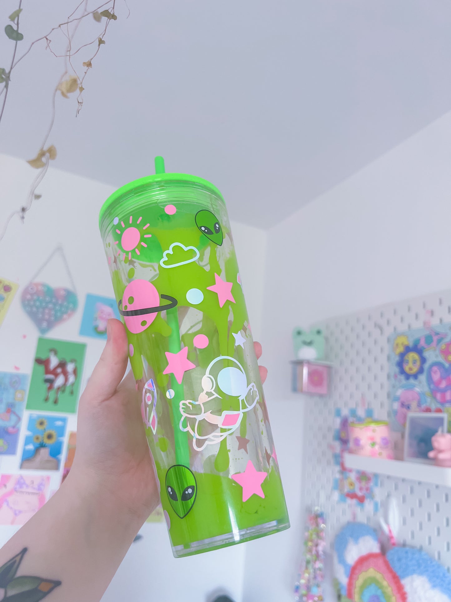 Alien drip tumbler