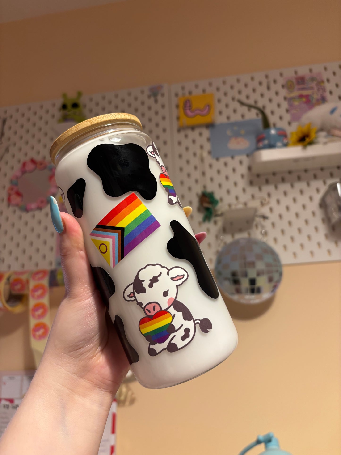 Pride cows glass milkglobe