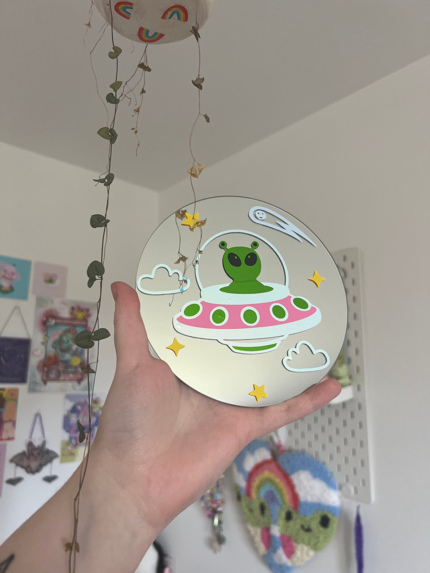 Alien mirror
