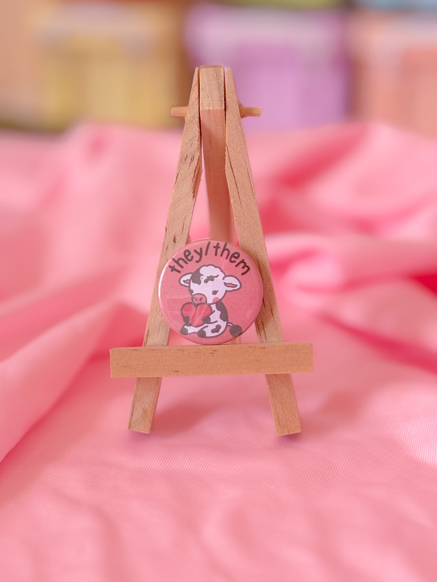 CUSTOM cow pronoun pin badge