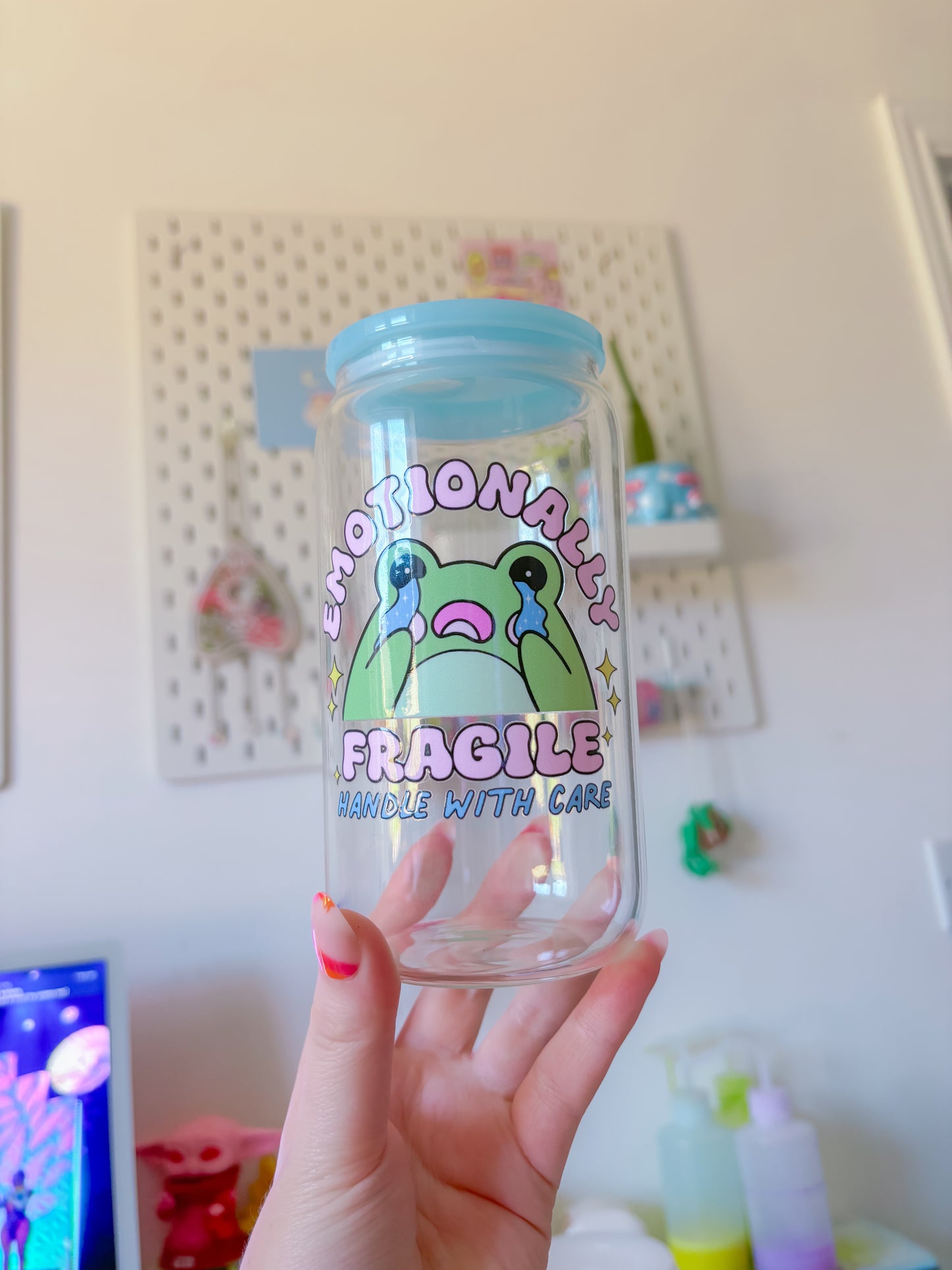 Emotional froggy glass can