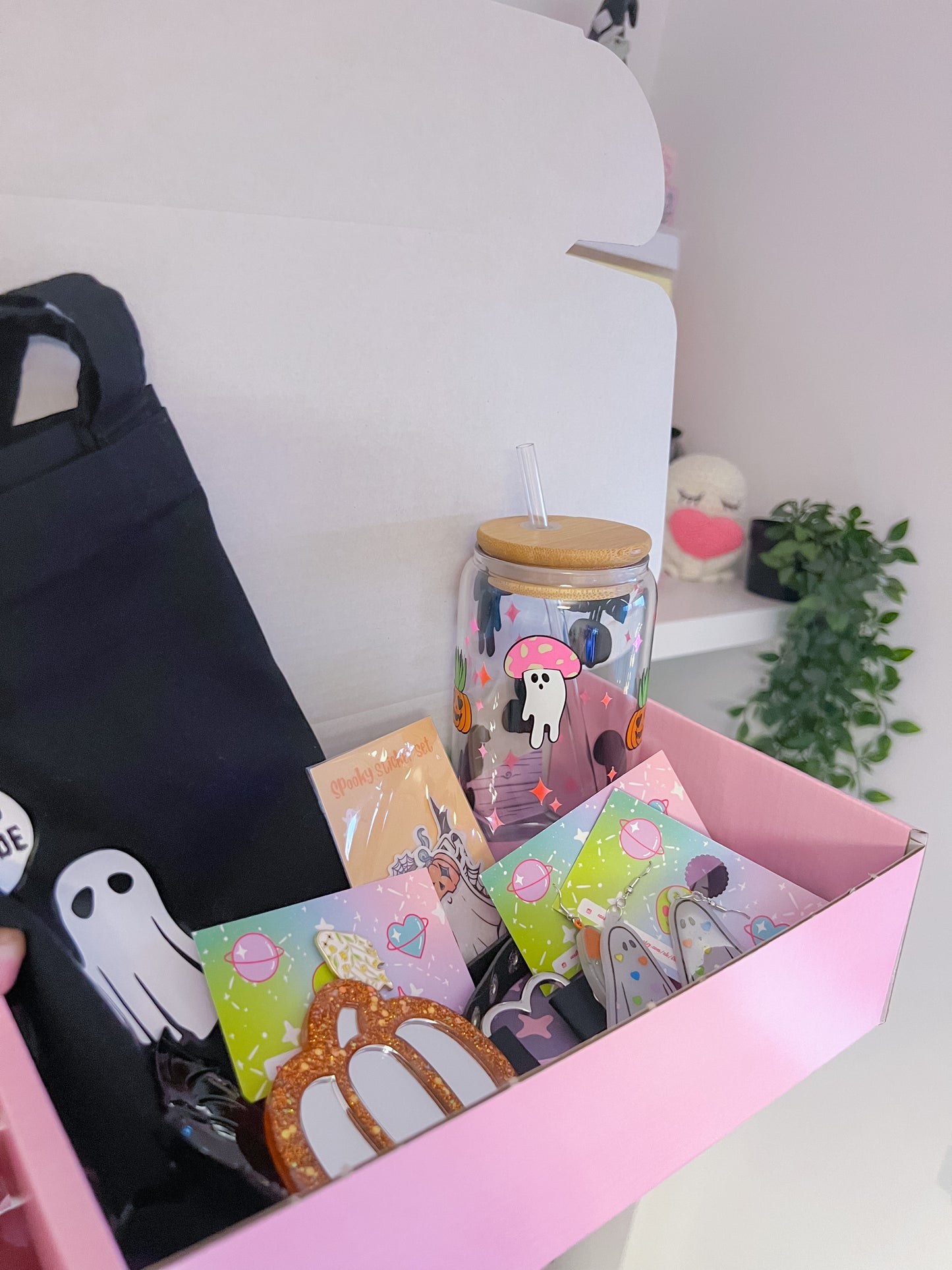 Halloween mystery box, extra large (boo box)