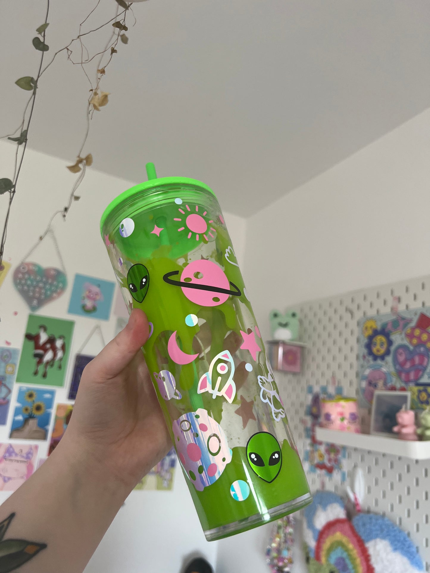 Alien drip tumbler