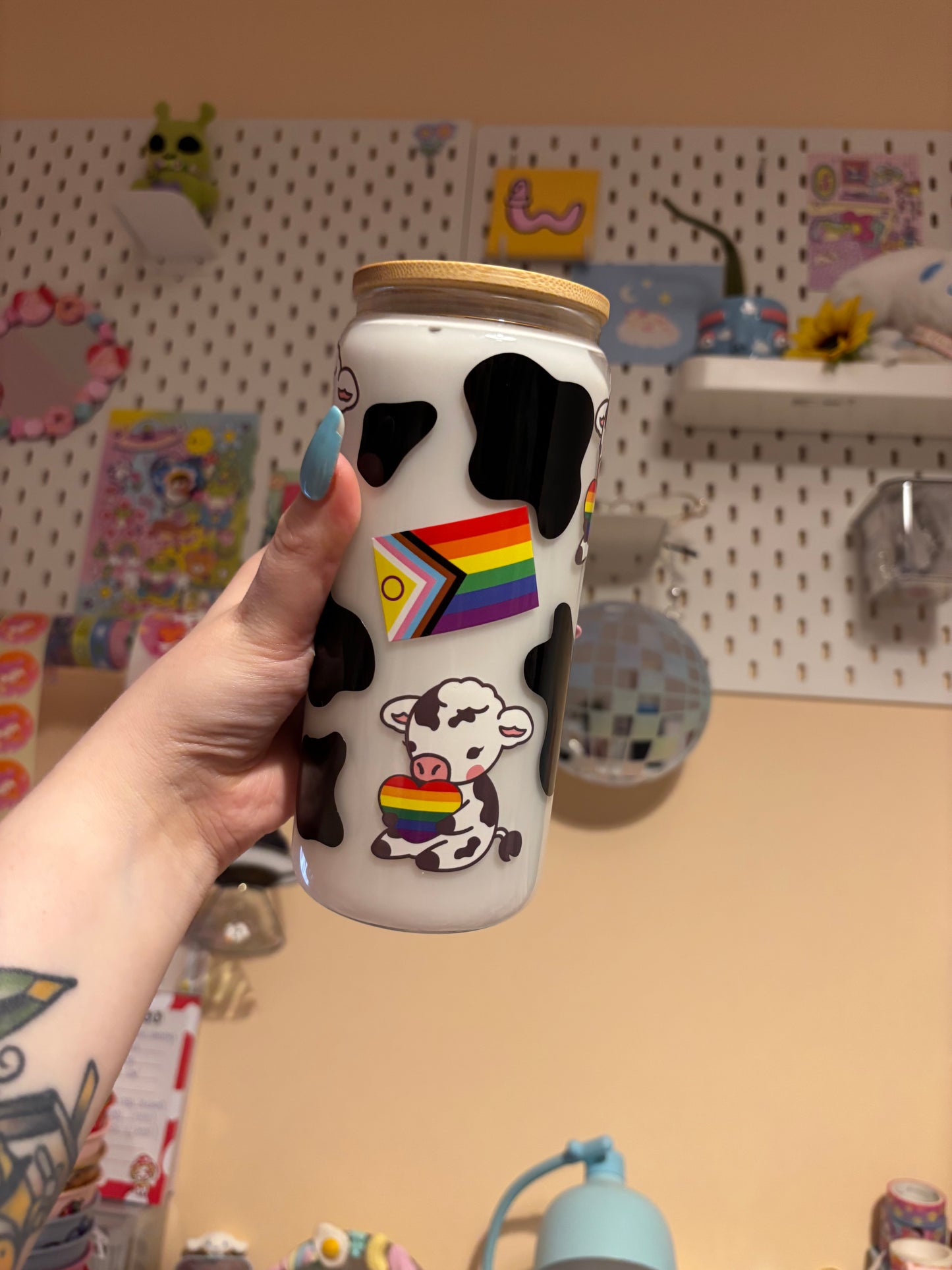 Pride cows glass milkglobe