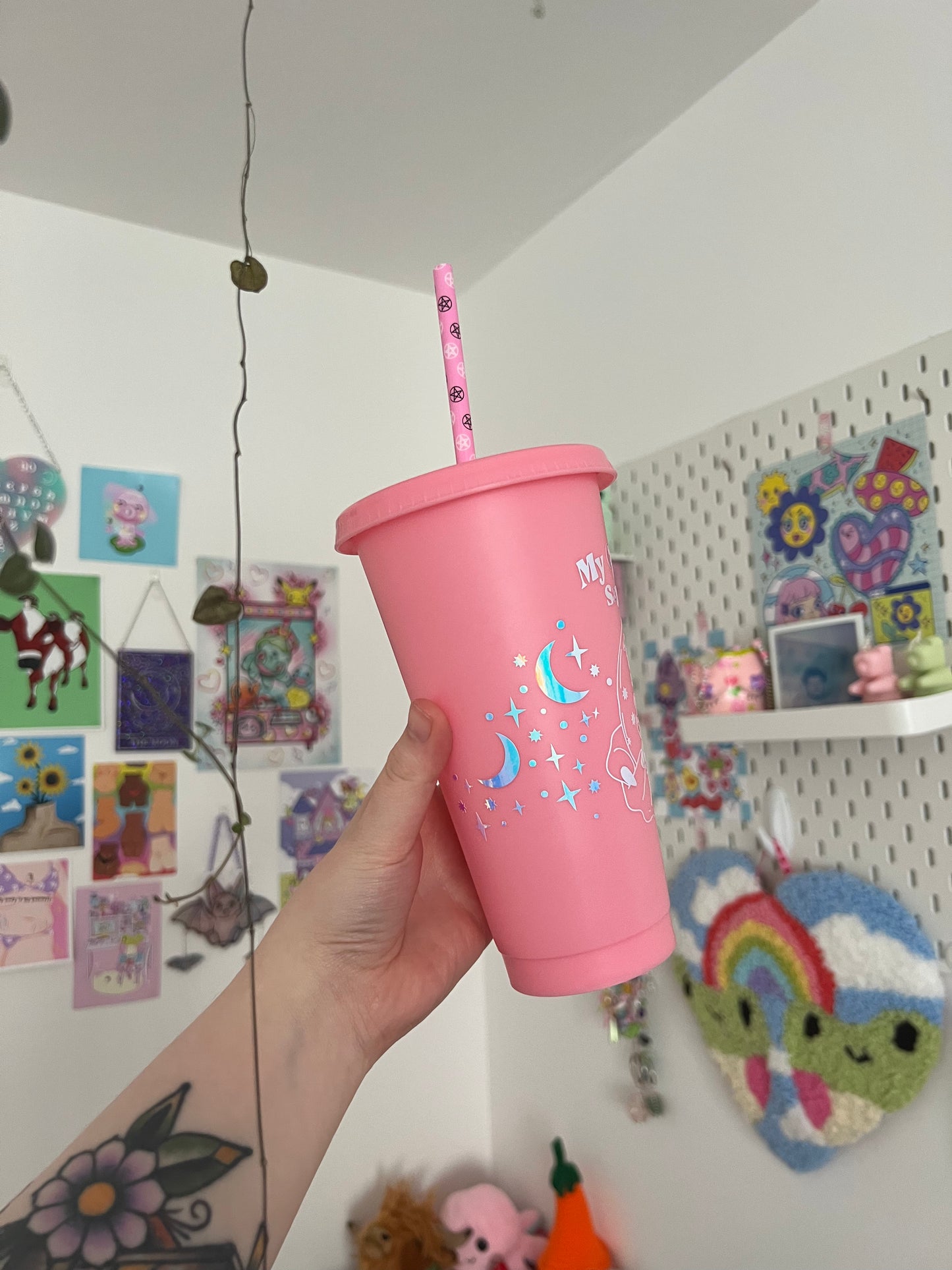 Pink crystal ball cold cup