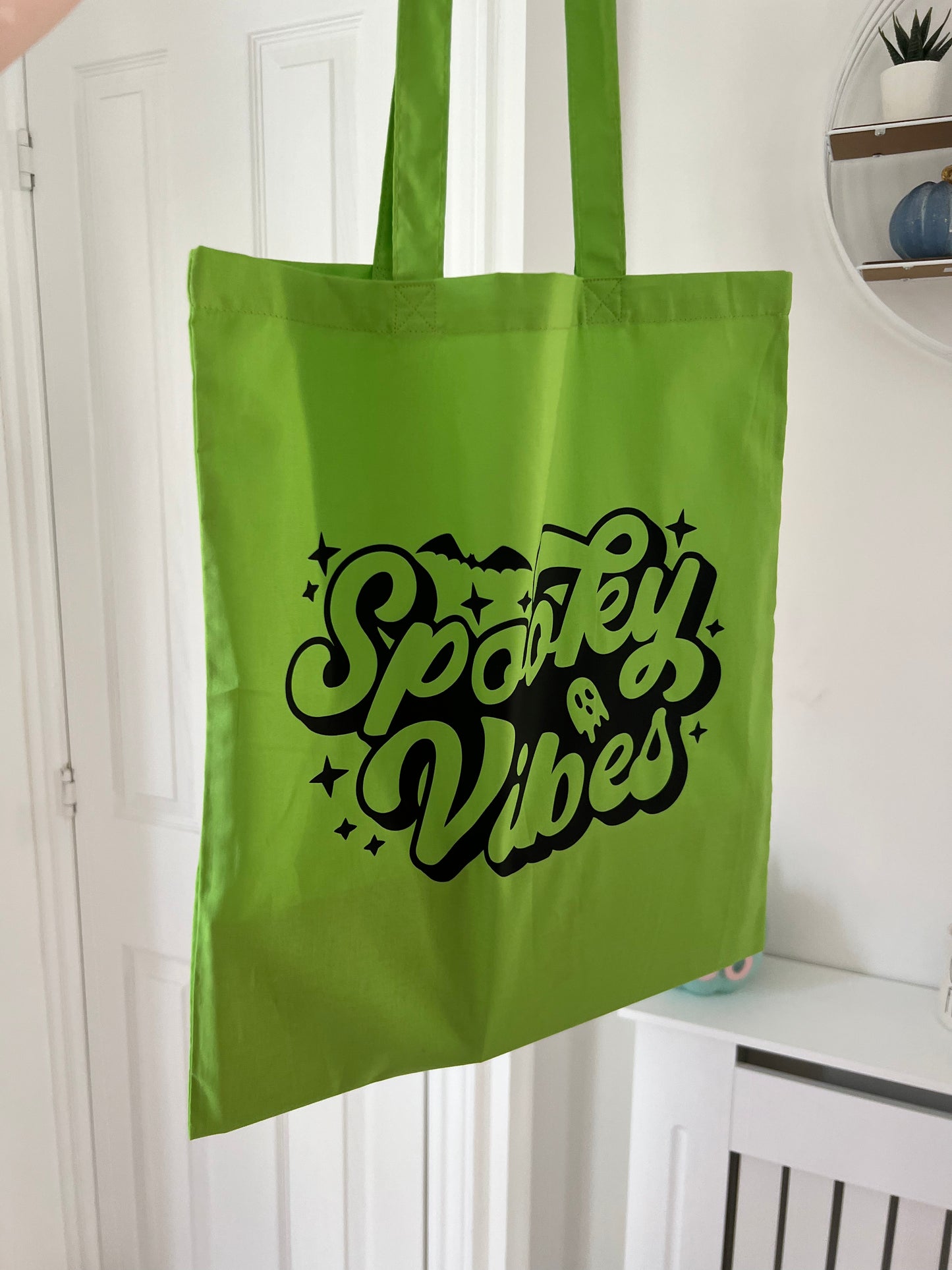 Spooky vibes tote bag