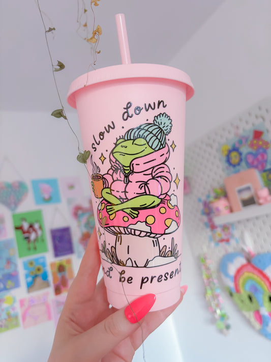 Slow down frog cold cup