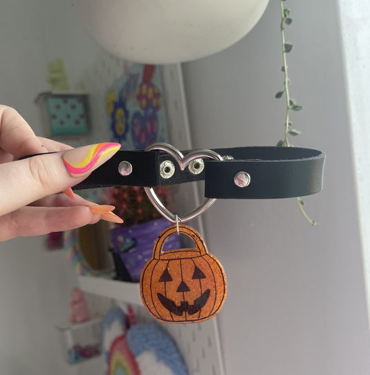 Faux leather pumpkin choker